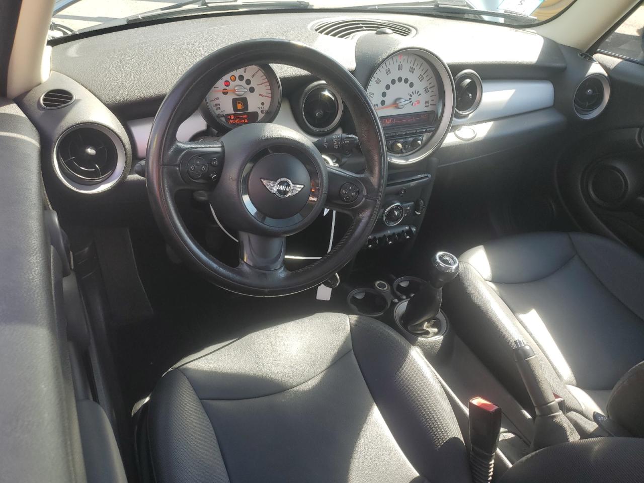 2011 Mini Cooper VIN: WMWSU3C53BT182474 Lot: 84286955