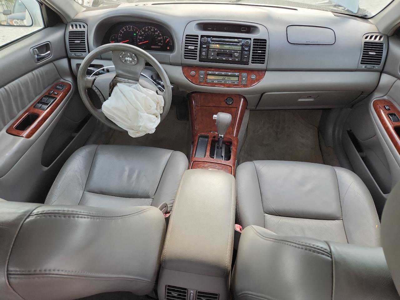 2005 Toyota Camry Le VIN: 4T1BF30K75U092228 Lot: 71008545