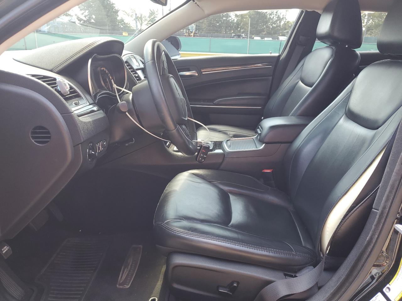 2016 Chrysler 300 Limited VIN: 2C3CCARG9GH262099 Lot: 81325205