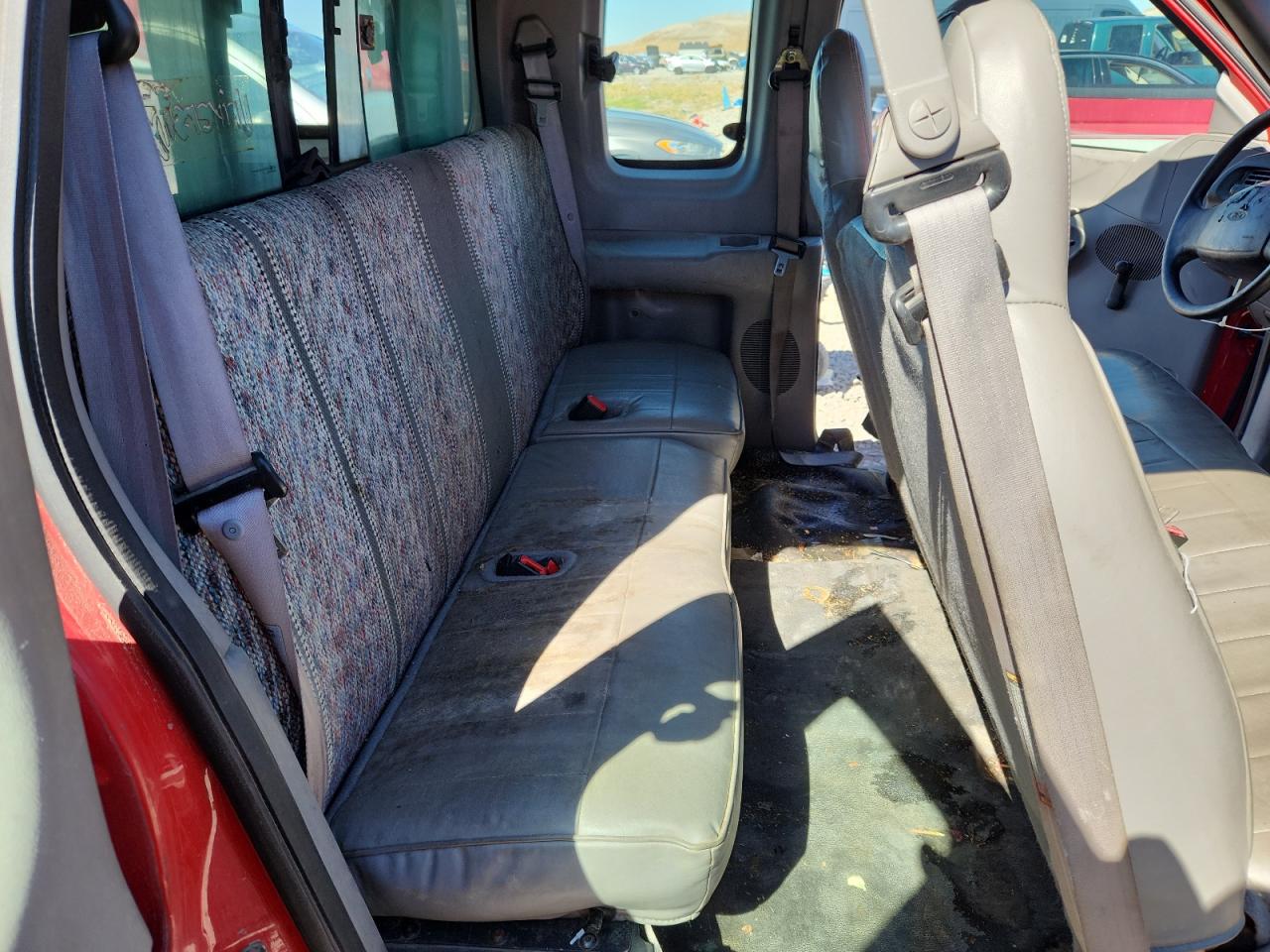 1998 Ford F150 VIN: 1FTDX1727VKB68725 Lot: 83818265