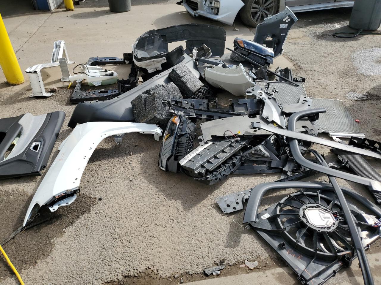 2023 Jeep Compass Latitude VIN: 3C4NJDBN5PT548057 Lot: 84168215