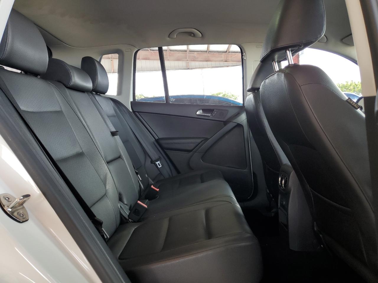 2017 Volkswagen Tiguan S VIN: WVGAV7AX2HK029215 Lot: 81218955