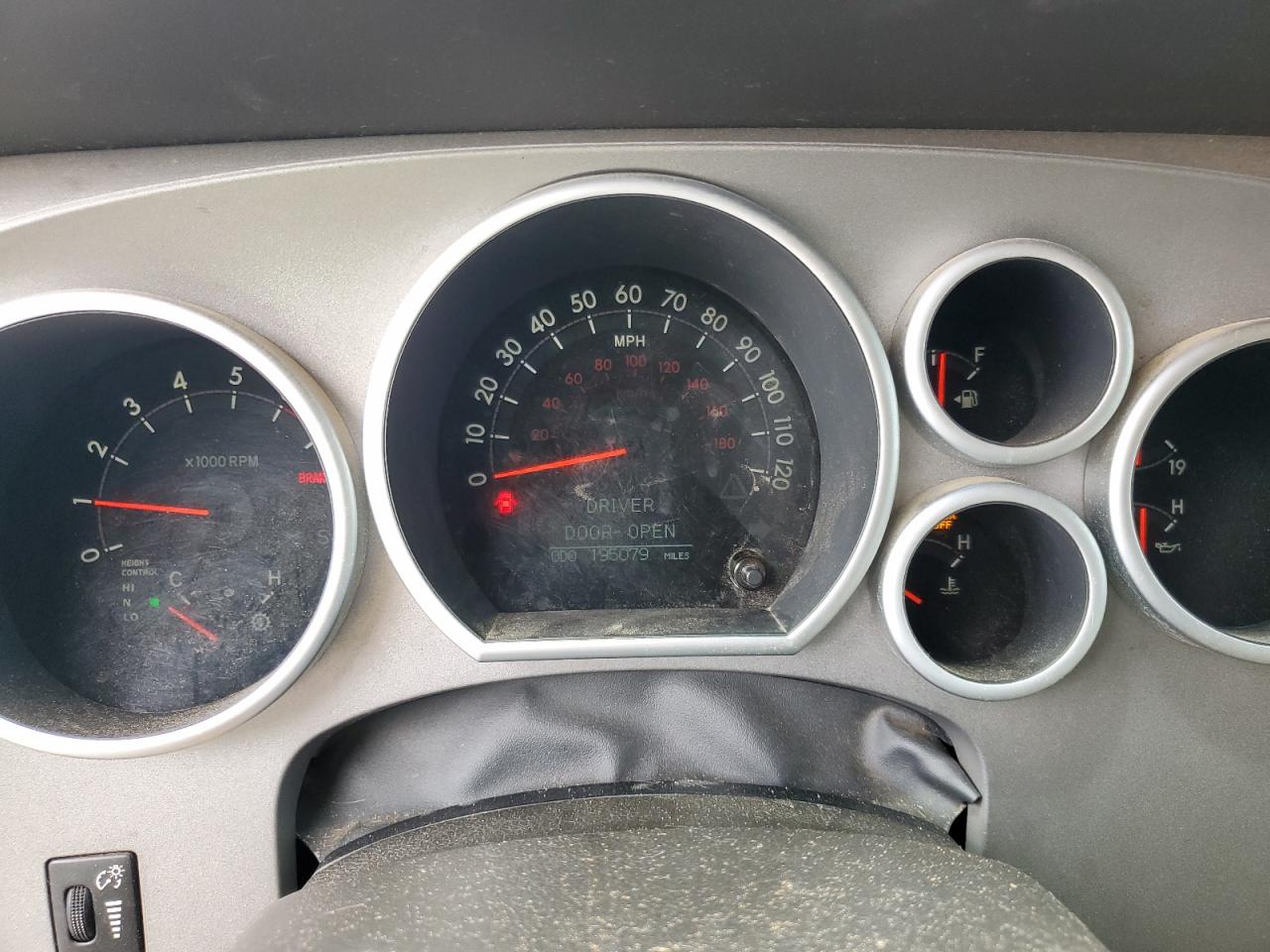 2011 Toyota Sequoia Platinum VIN: 5TDDW5G12BS054573 Lot: 71968325