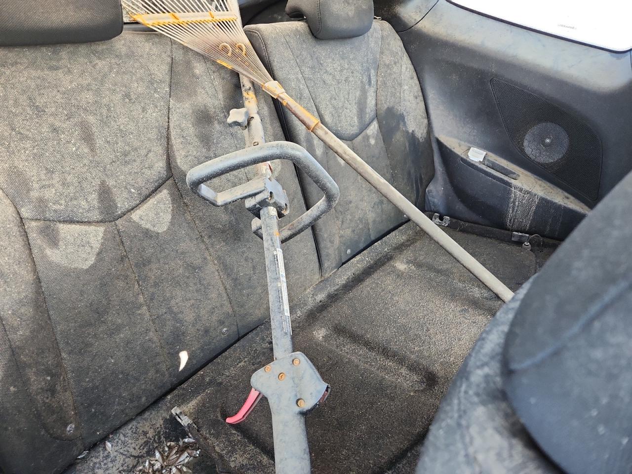 2017 Hyundai Veloster VIN: KMHTC6AD7HU304998 Lot: 70504965