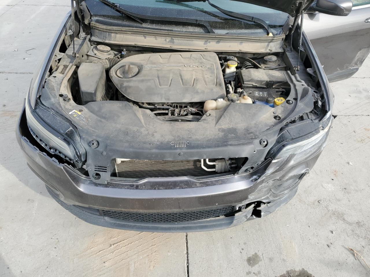 2019 Jeep Cherokee Latitude Plus VIN: 1C4PJMLX1KD104598 Lot: 80854815