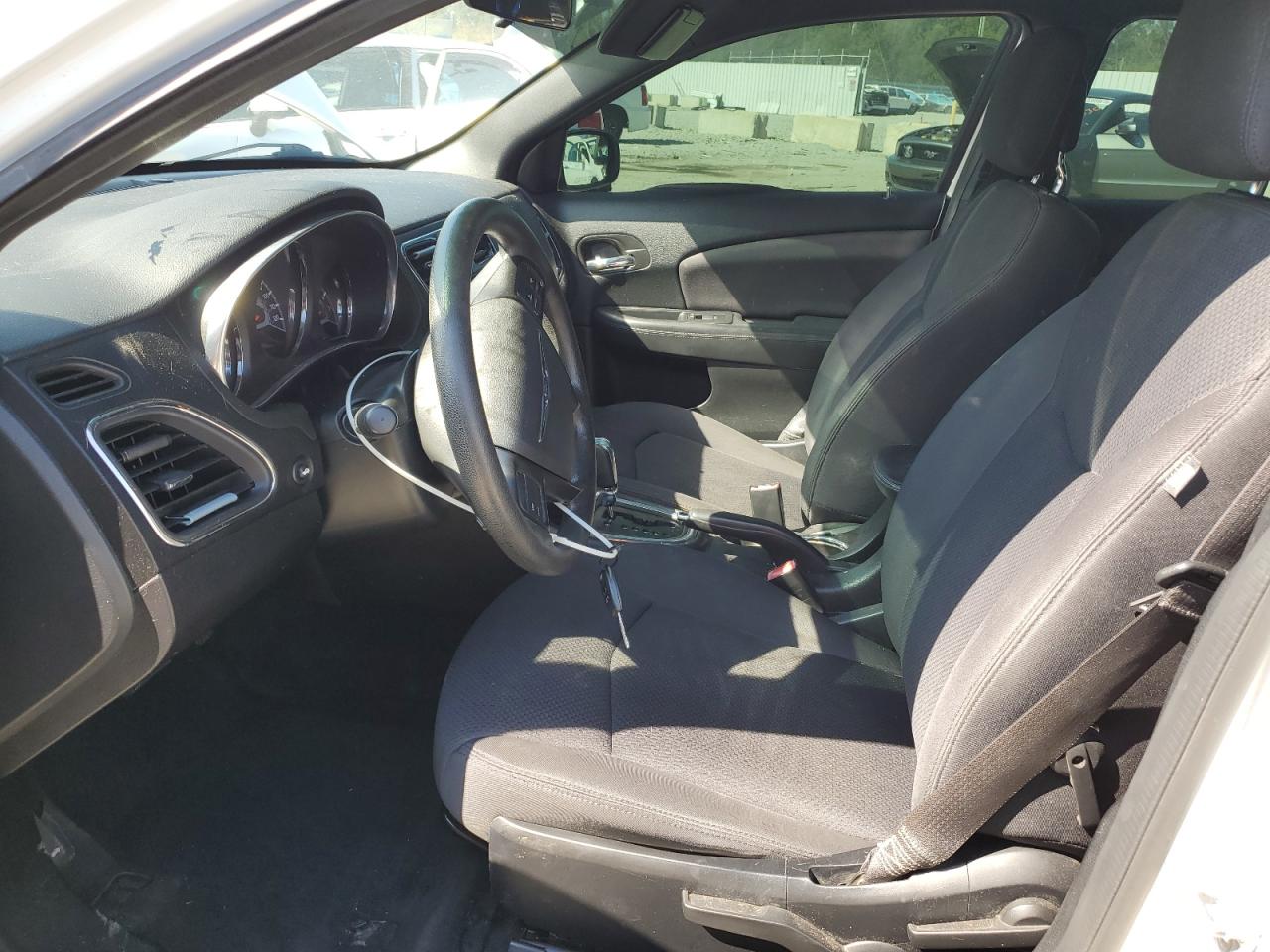 2013 Chrysler 200 Lx VIN: 1C3CCBABXDN704929 Lot: 81634545