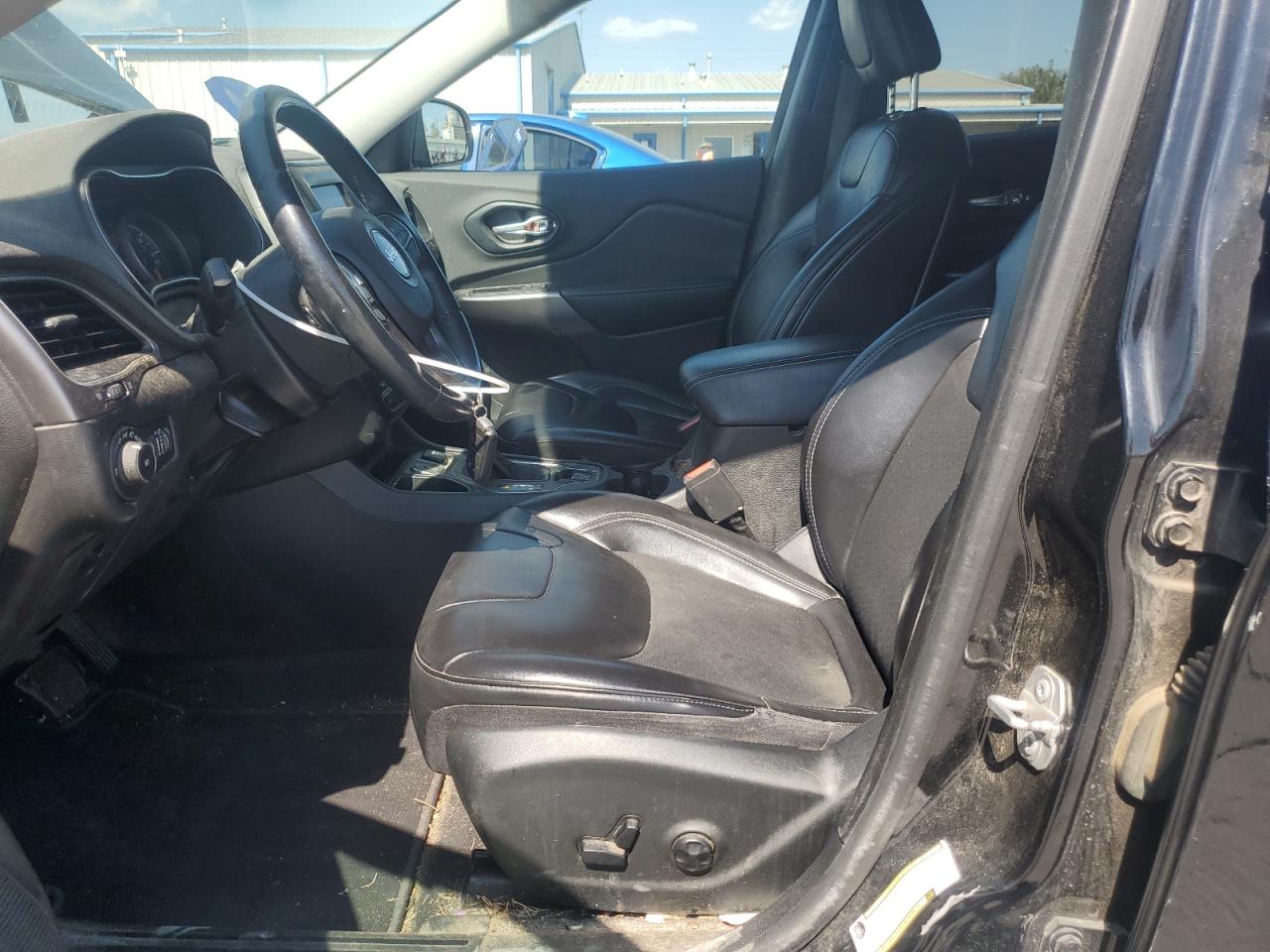 2019 Jeep Cherokee Latitude Plus VIN: 1C4PJLLB5KD396724 Lot: 81880575