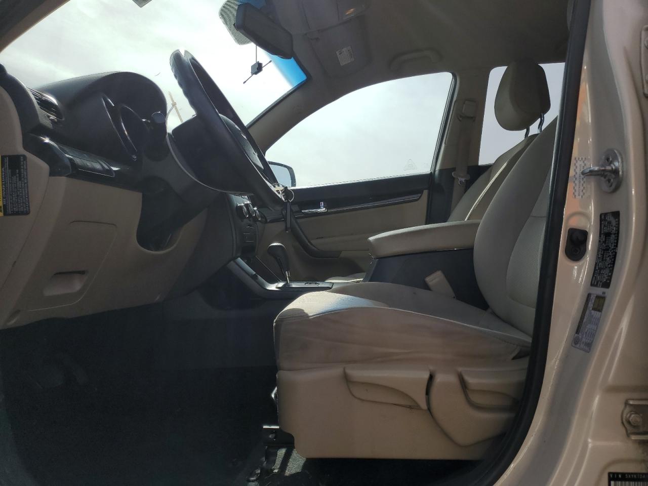 2011 Kia Sorento Base VIN: 5XYKTDA1XBG063358 Lot: 81527355