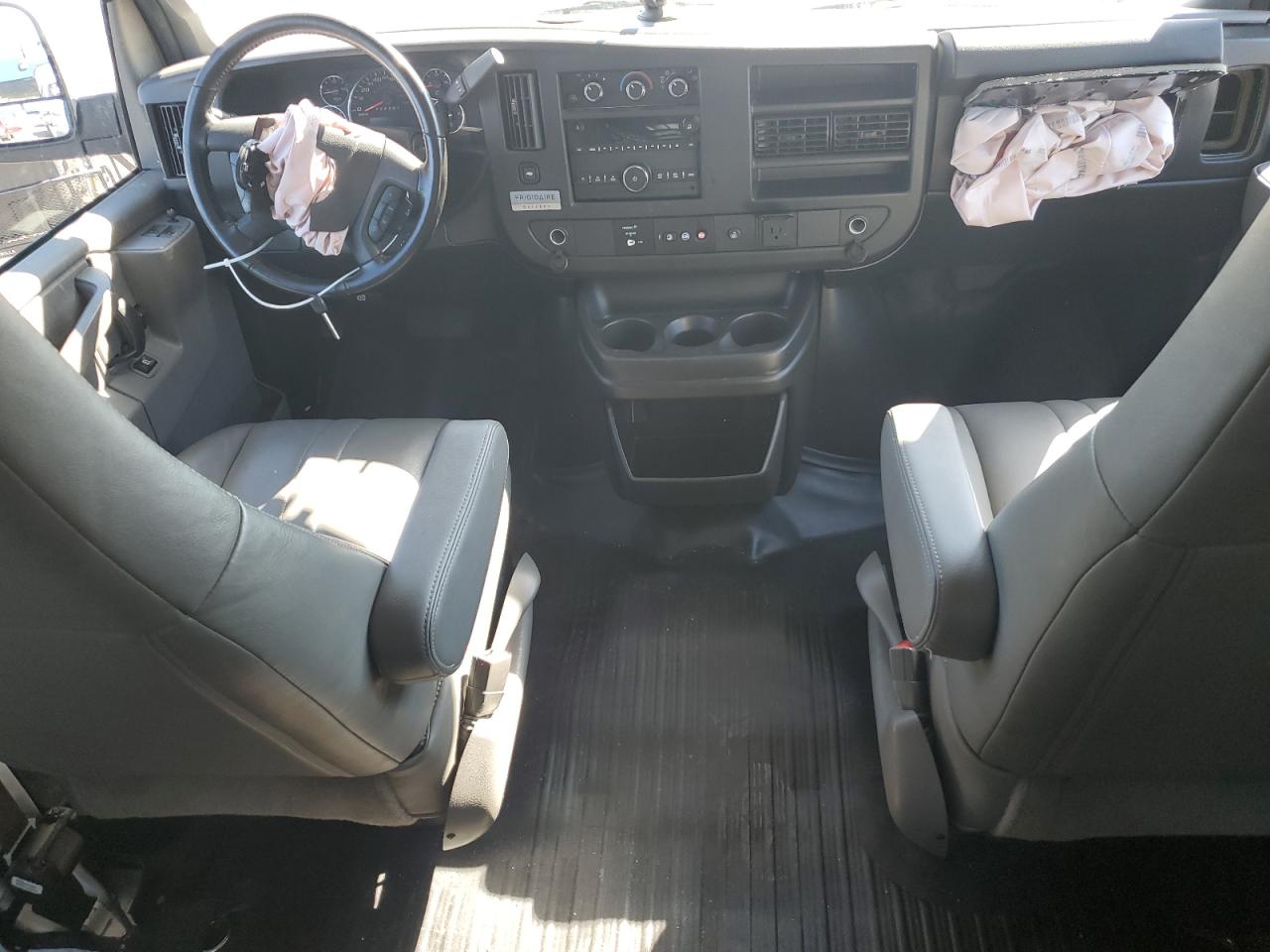 2021 Chevrolet Express G2500 VIN: 1GCWGBFP8M1254352 Lot: 84227005