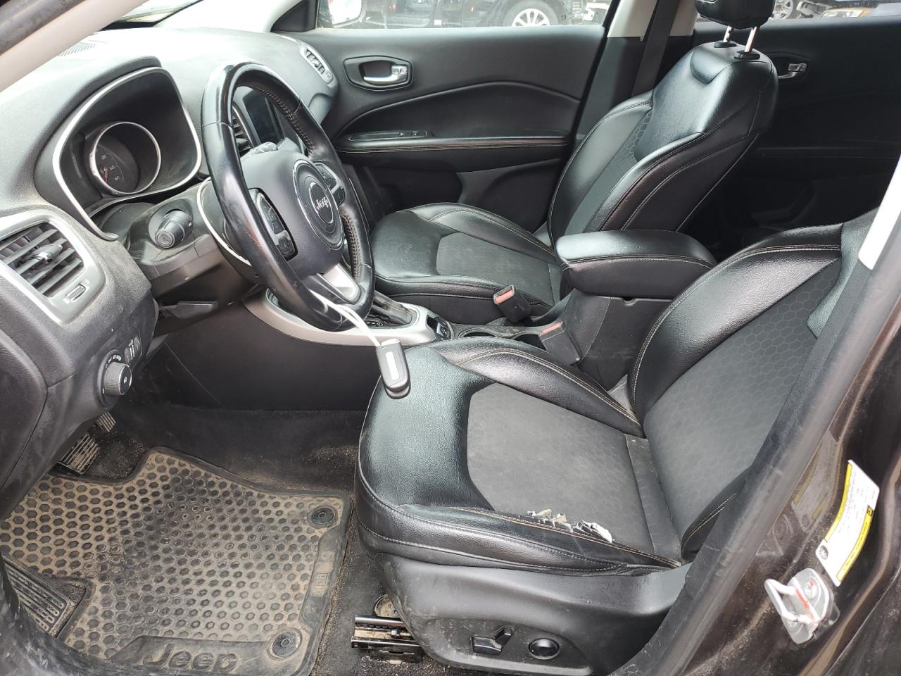 2018 Jeep Compass Latitude VIN: 3C4NJDBBXJT422922 Lot: 80458475