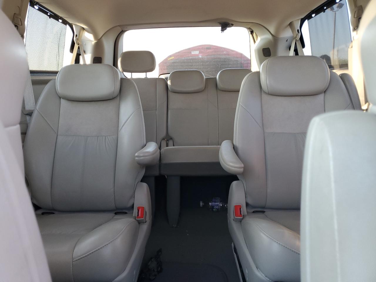 2010 Chrysler Town & Country Limited VIN: 2A4RR7DX5AR322146 Lot: 81127065