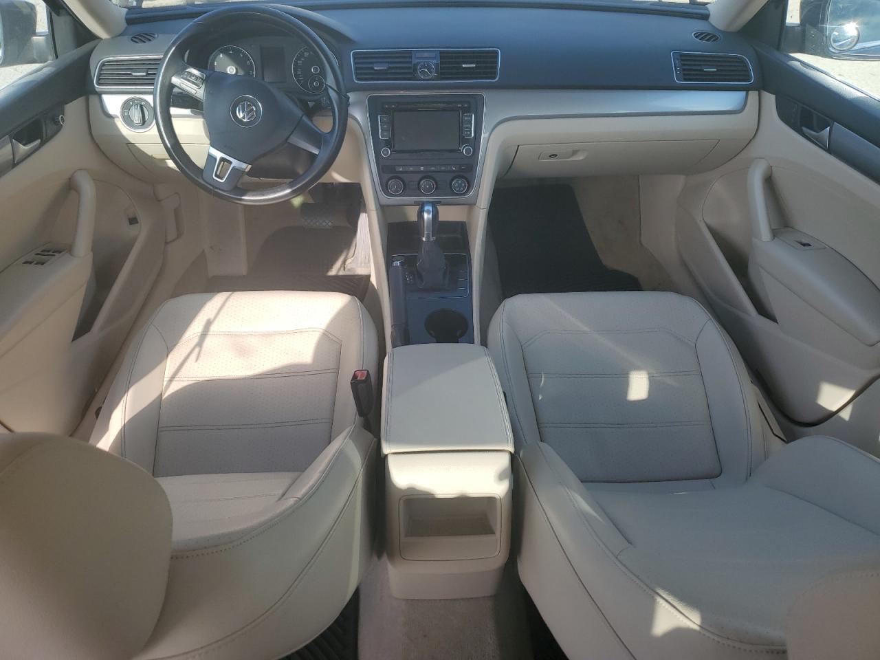 2015 Volkswagen Passat S VIN: 1VWAS7A34FC117990 Lot: 82172835