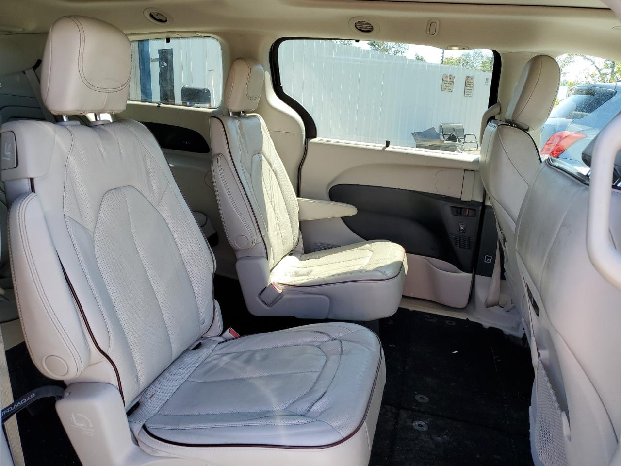 2019 Chrysler Pacifica Limited VIN: 2C4RC1GG8KR628565 Lot: 71984975