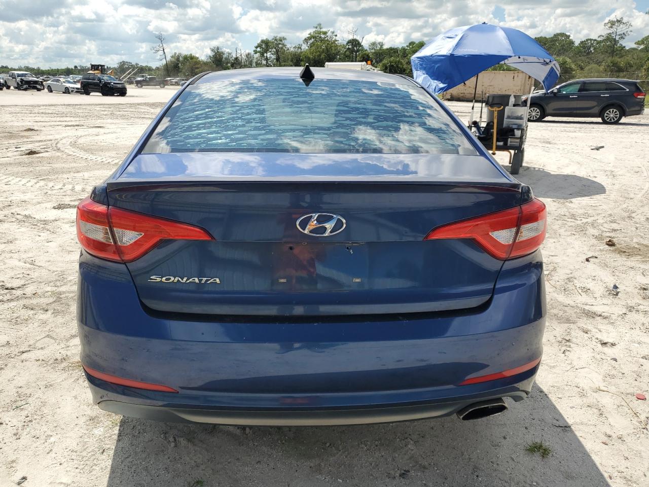2015 Hyundai Sonata Se VIN: 5NPE24AF2FH156823 Lot: 81100005