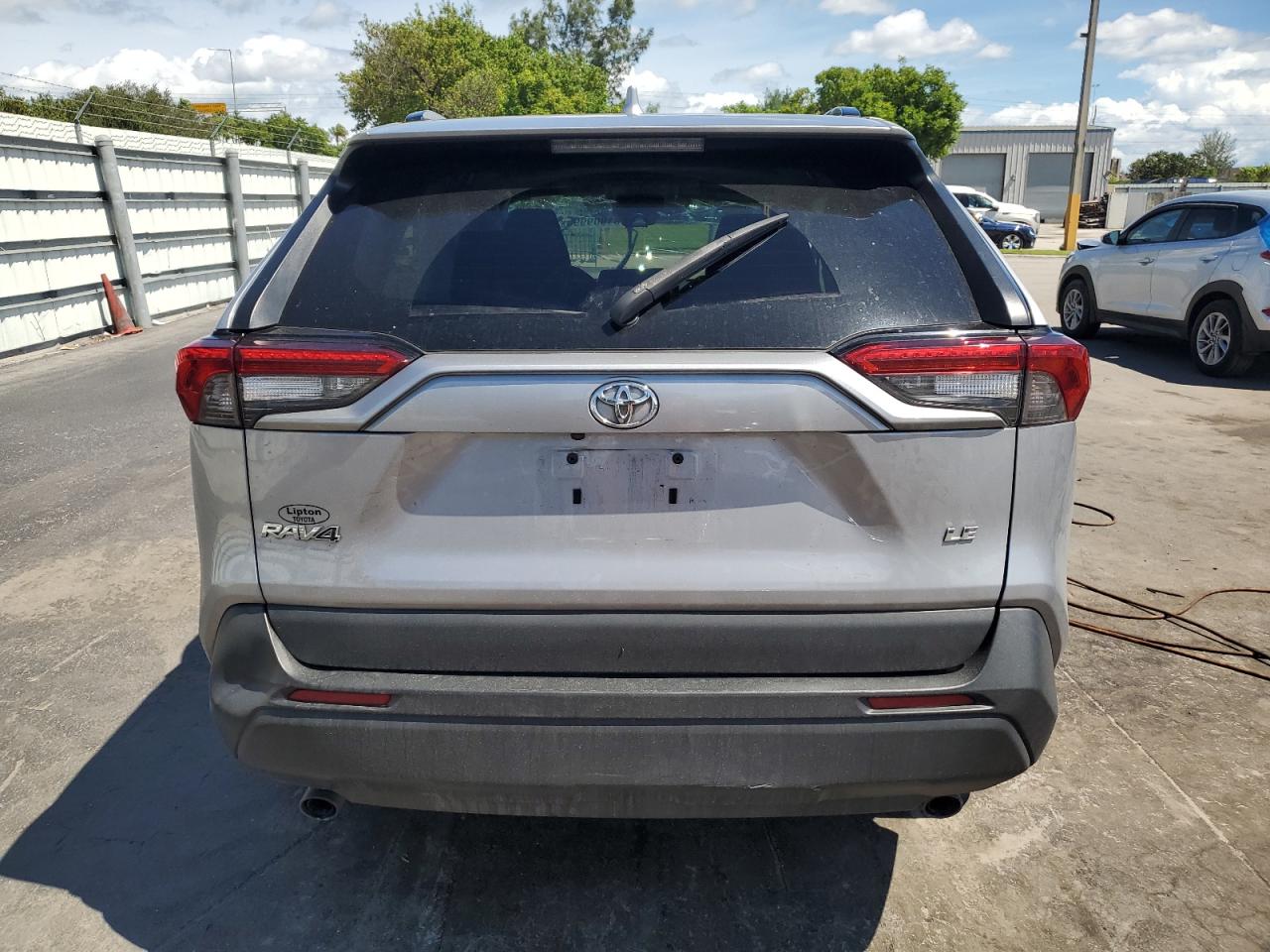 2021 Toyota Rav4 Le VIN: 2T3K1RFV2MC172398 Lot: 81909995