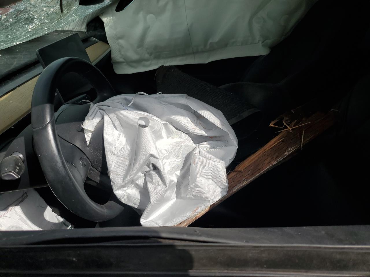 2018 Tesla Model 3 VIN: 5YJ3E1EB9JF111499 Lot: 81781775