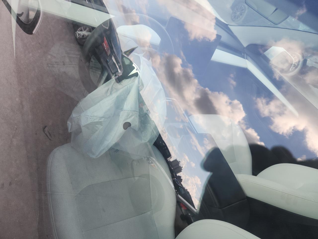 2022 Tesla Model 3 VIN: 5YJ3E1EB2NF102830 Lot: 81399085