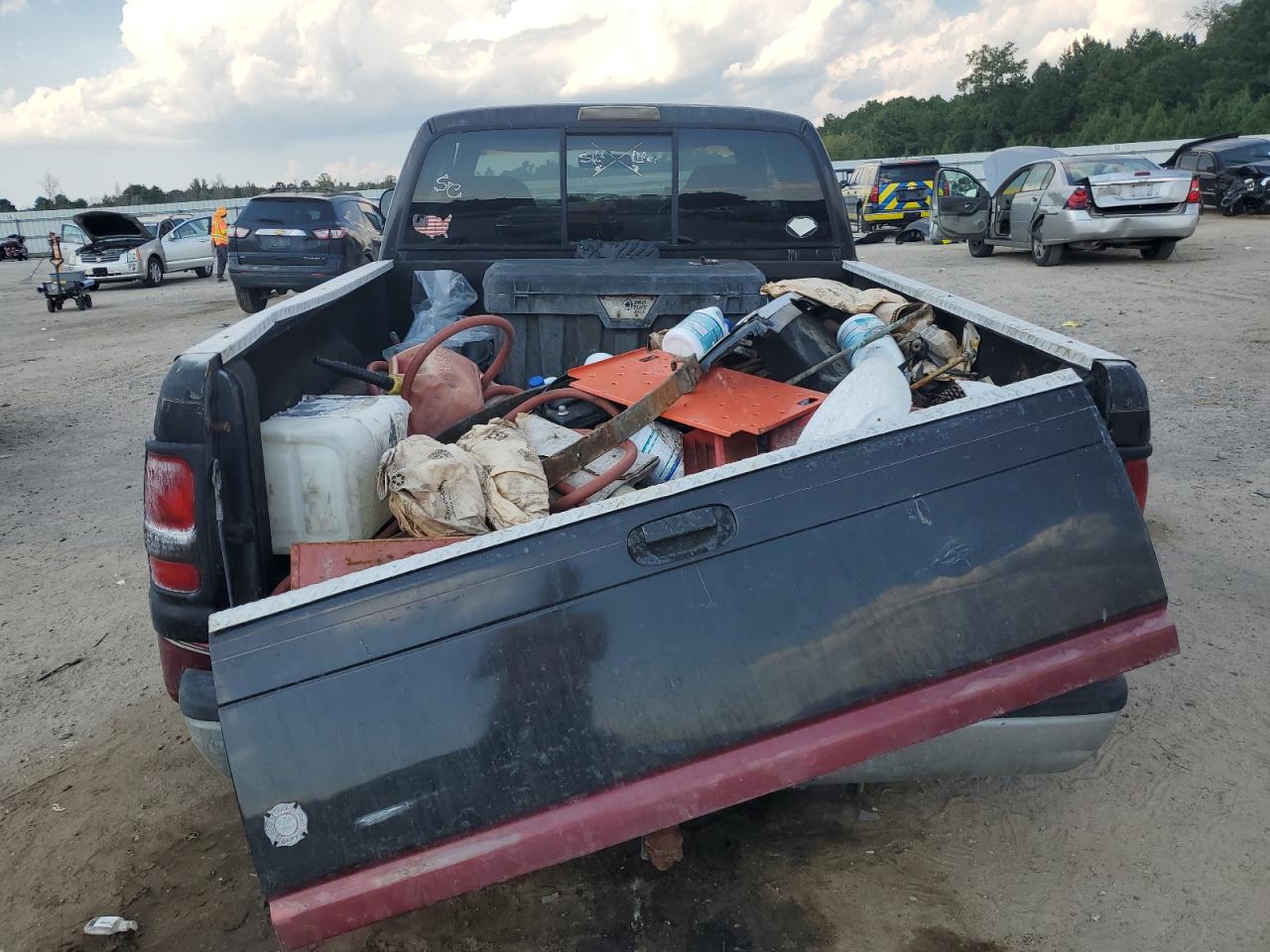 1999 Dodge Ram 1500 VIN: 1B7HC13Y2XJ518472 Lot: 71207465