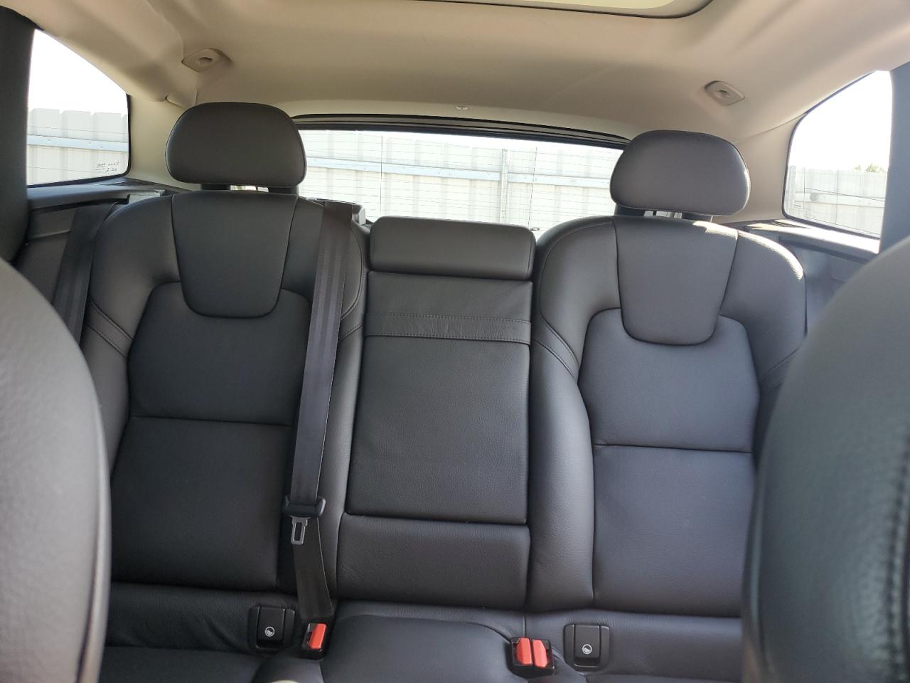 2018 Volvo Xc60 T5 VIN: LYV102RK6JB117297 Lot: 71114635