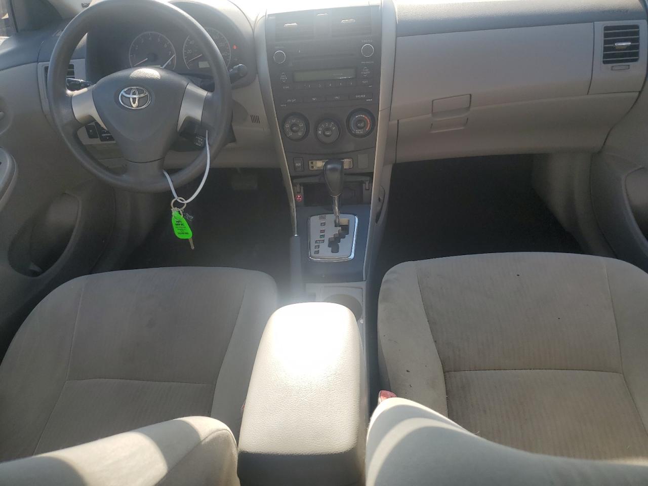 2010 Toyota Corolla Base VIN: 2T1BU4EE2AC399462 Lot: 84600535