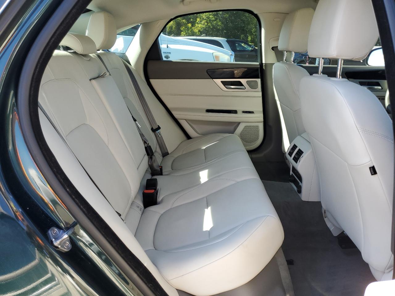 2016 Jaguar Xf Premium VIN: SAJBJ4BV7GCY19314 Lot: 71965065