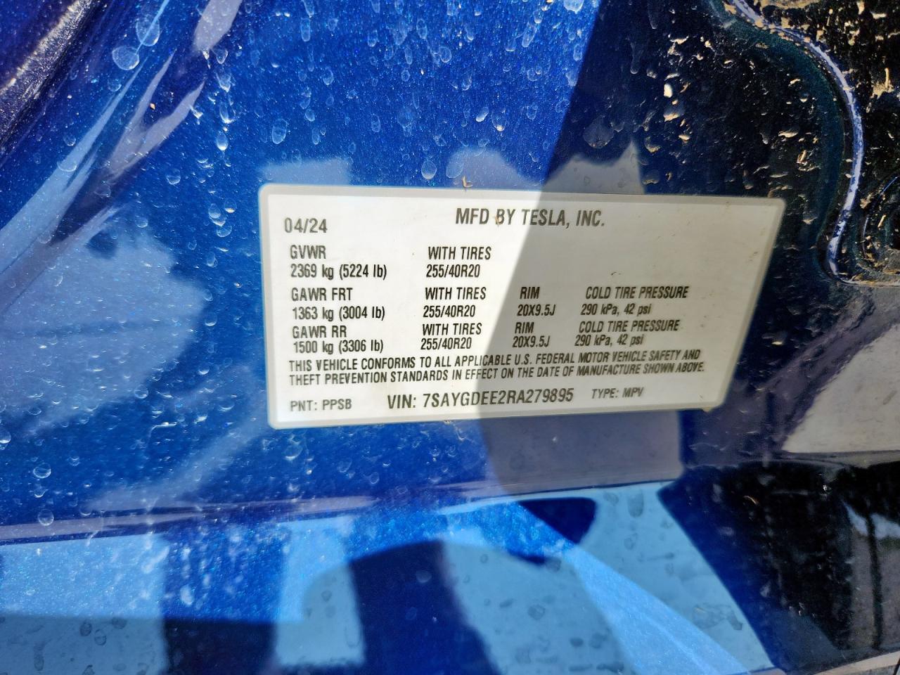 2024 Tesla Model Y VIN: 7SAYGDEE2RA279895 Lot: 72039455