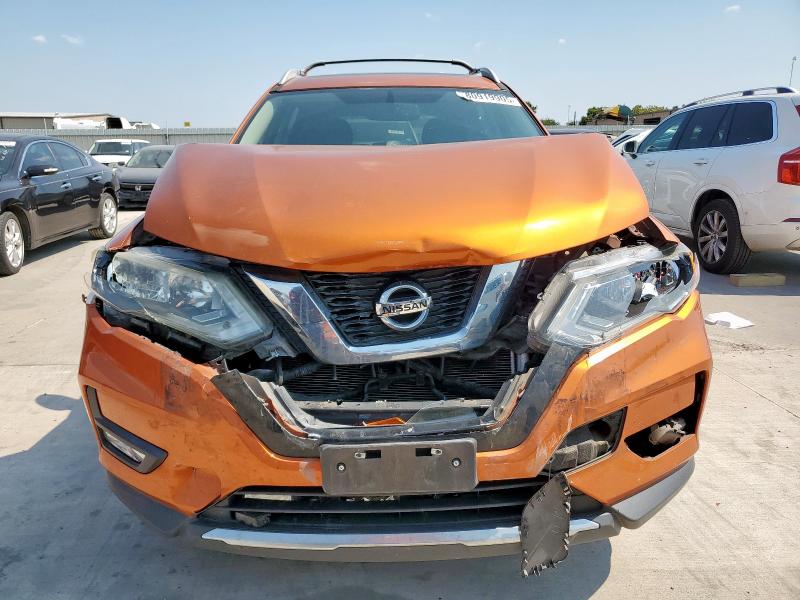  NISSAN ROGUE 2017 Оранжевый