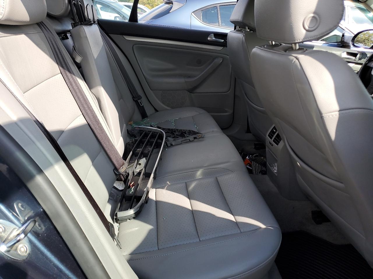 2006 Volkswagen Jetta 2.5 Option Package 1 VIN: 3VWSG71K46M657173 Lot: 81193465