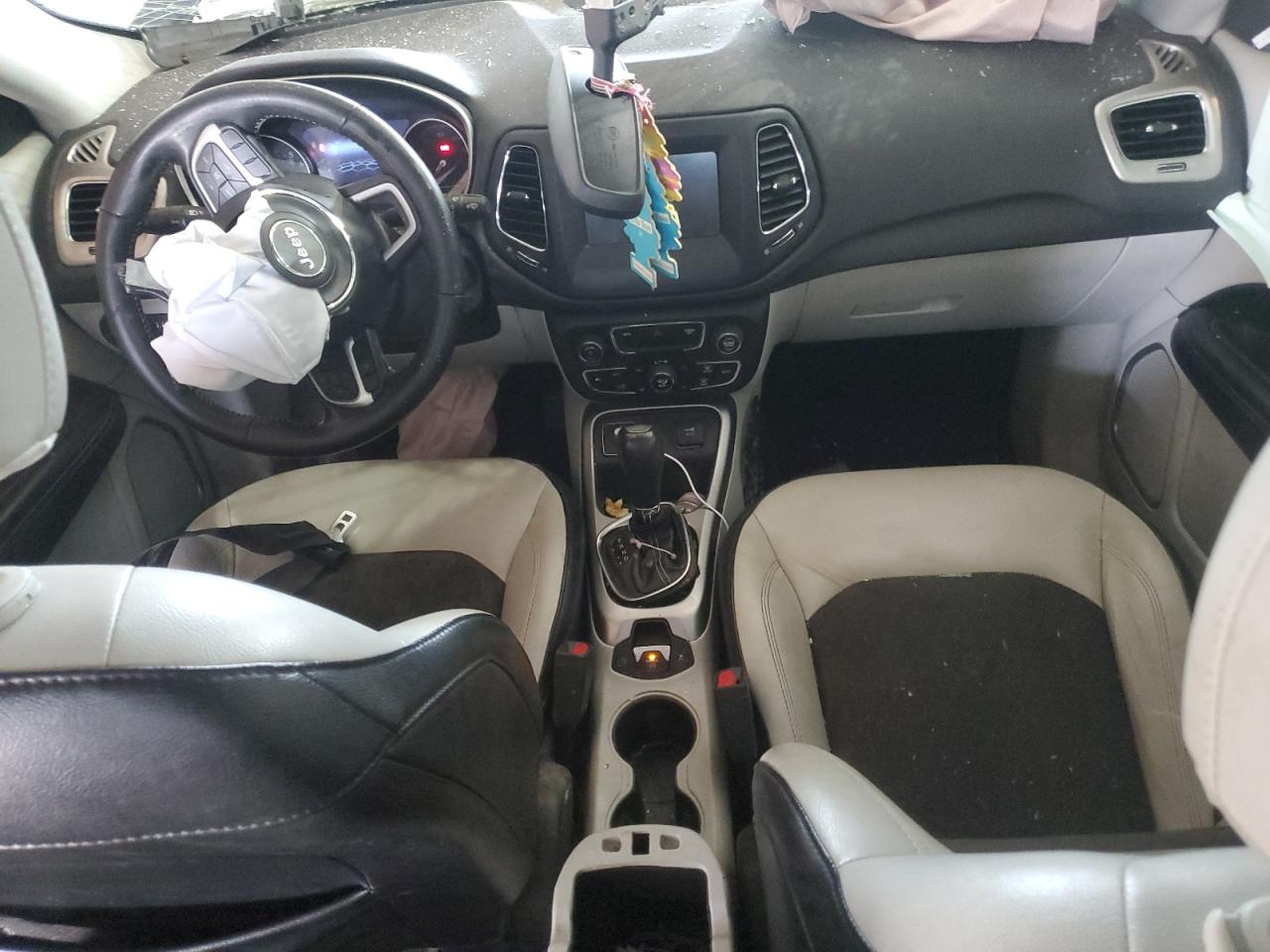 2018 Jeep Compass Latitude VIN: 3C4NJCBBXJT462220 Lot: 70571625