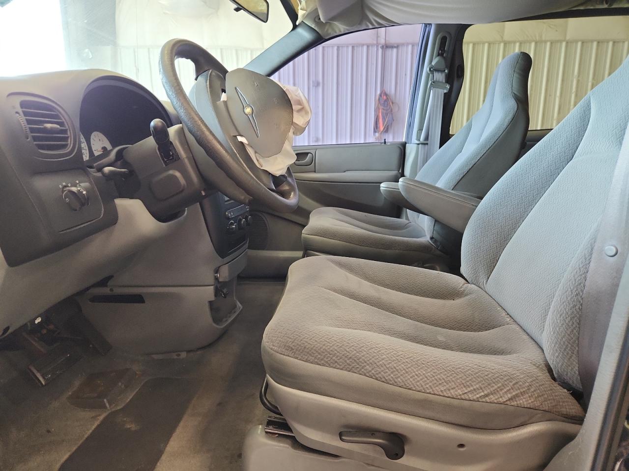 2004 Chrysler Town & Country VIN: 1C4GP45R04B579798 Lot: 80273355