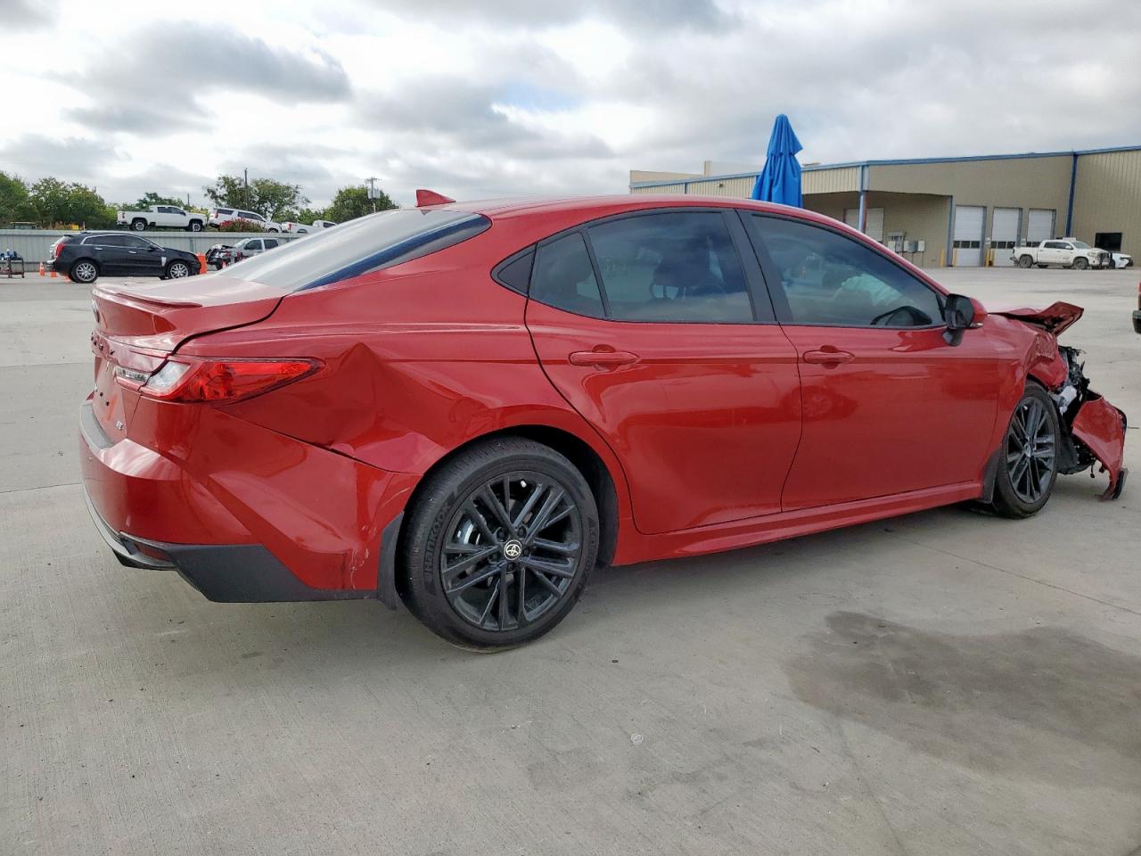 2025 Toyota Camry Xse red null hybrid 4T1DAACK5SU194677 photo #4