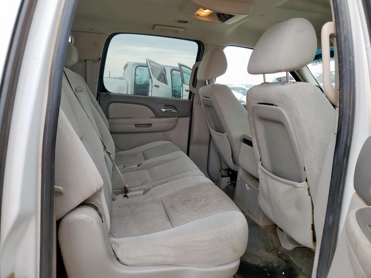 2009 Chevrolet Suburban C1500 Ls VIN: 1GNFC160X9R175399 Lot: 84414205