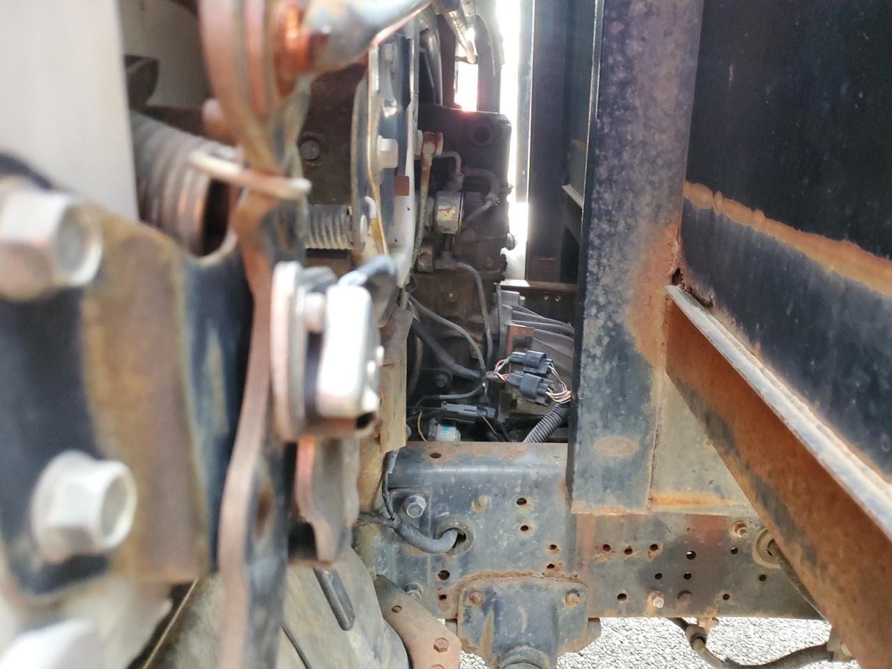 2001 Mitsubishi Fuso Fe 639 - Semi Truck VIN: JW6AAE1H31L004773 Lot: 82157885