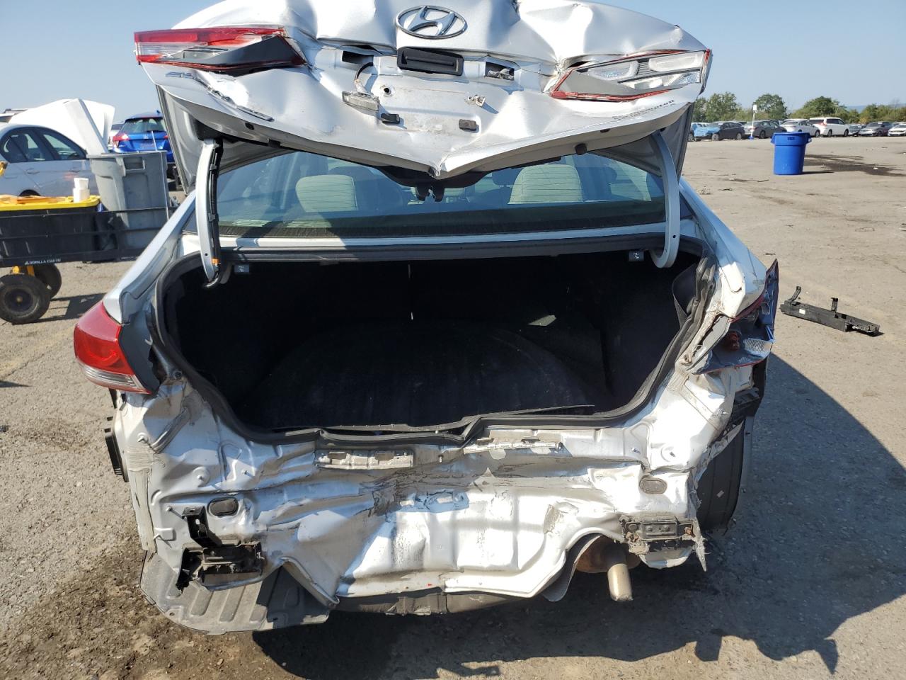 2017 Hyundai Elantra Se VIN: KMHD74LF1HU388876 Lot: 81306535