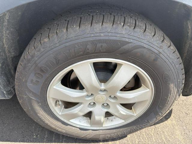 2011 KIA SORENTO BASE  