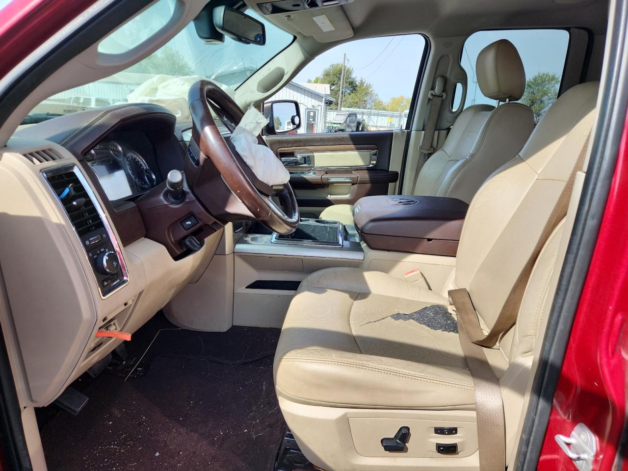 2015 Ram 1500 Laramie VIN: 1C6RR6JT5FS568984 Lot: 81774485