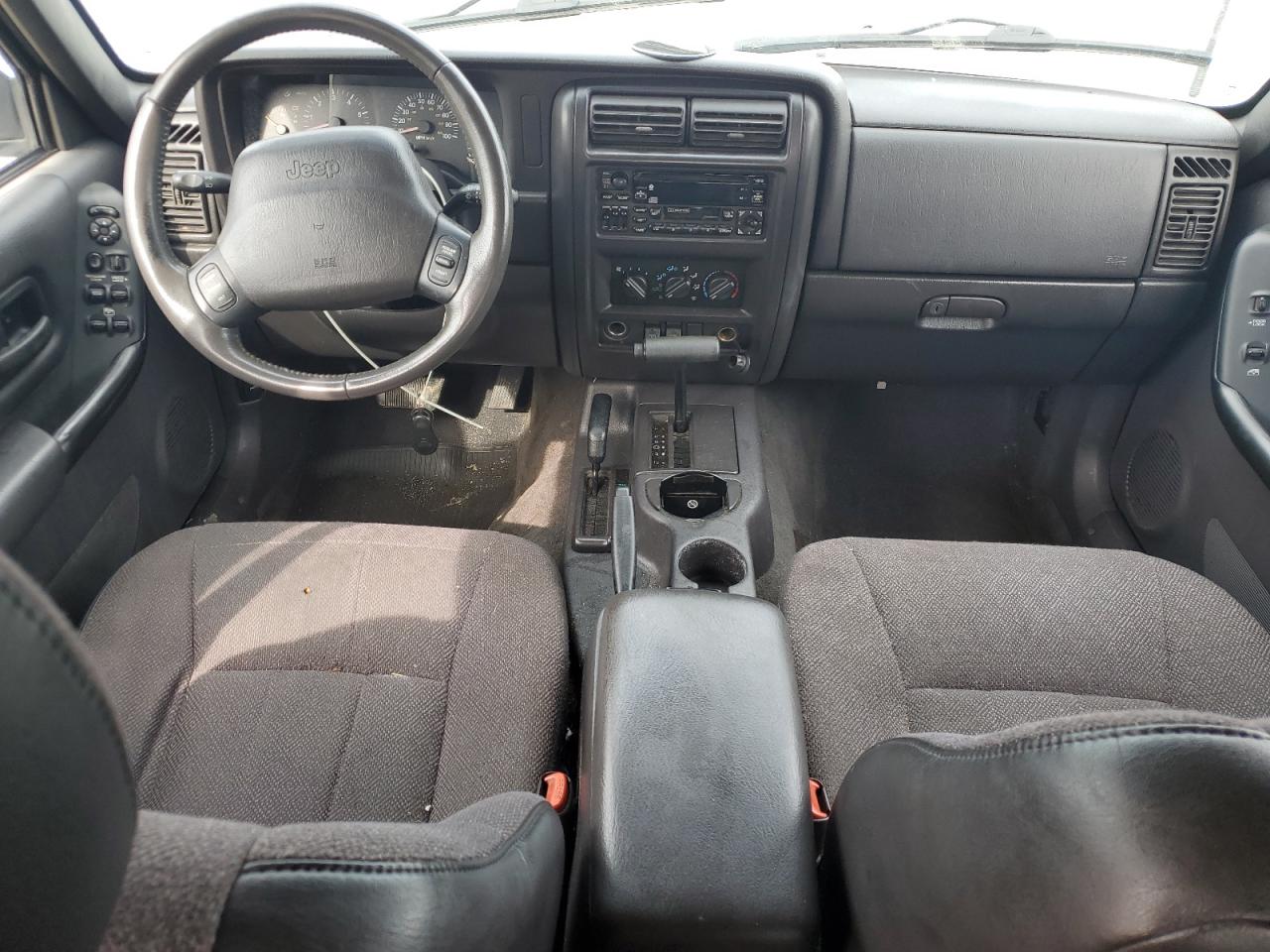 2000 Jeep Cherokee Classic VIN: 1J4FF58S2YL130880 Lot: 81191345