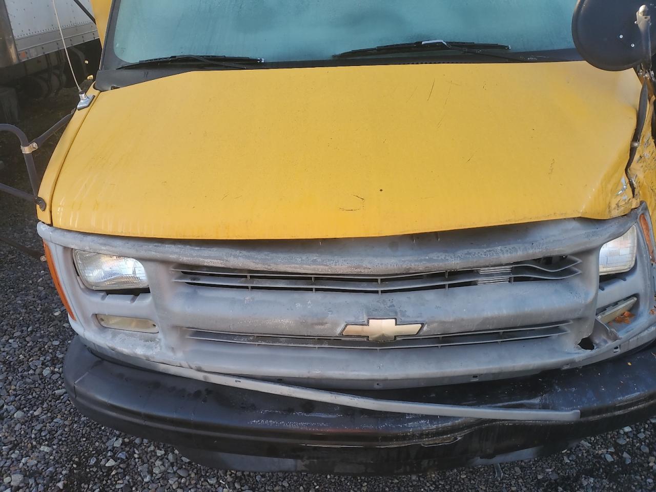 2001 Chevrolet Express Cutaway G3500 VIN: 1GBHG31F411128731 Lot: 81063755