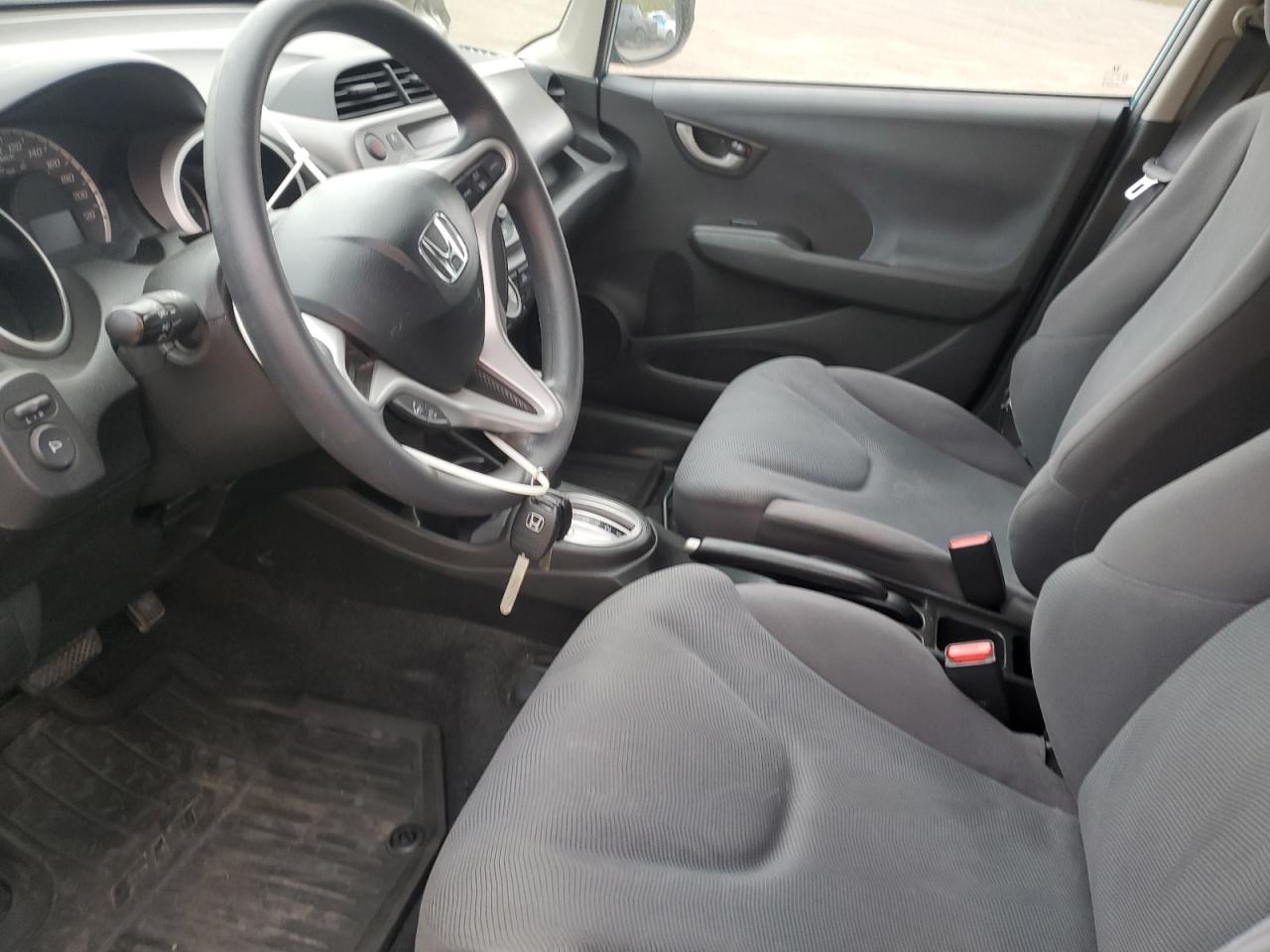 2013 Honda Fit Lx VIN: LUCGE8H57D3006215 Lot: 80910995