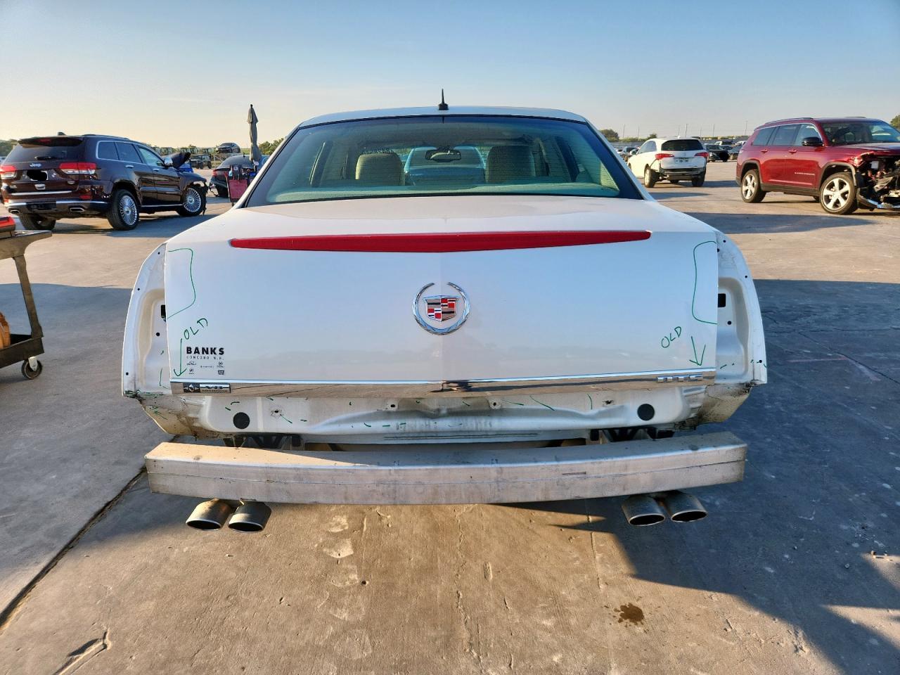 2008 Cadillac Dts VIN: 1G6KD57Y08U185647 Lot: 84285465
