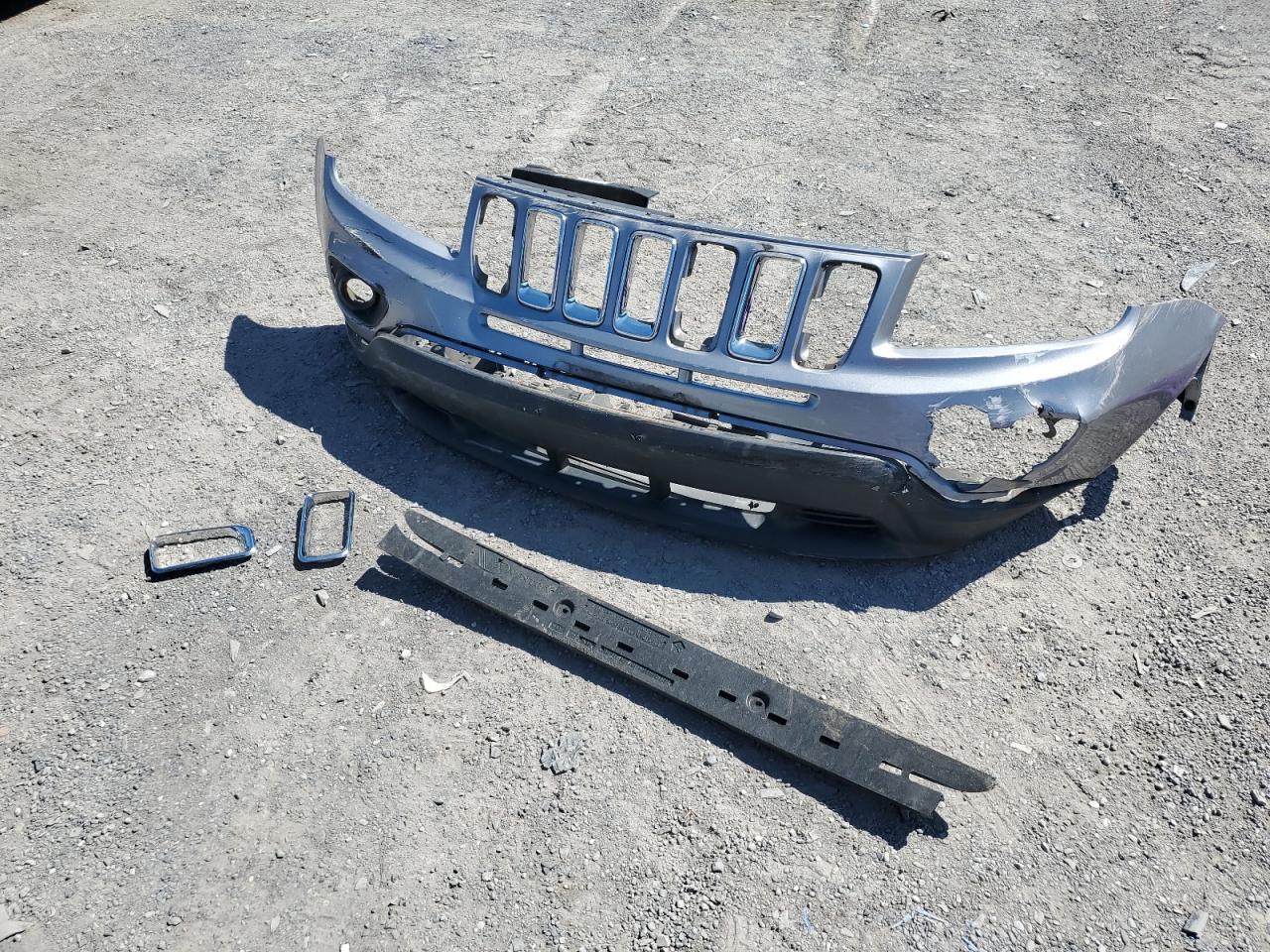 2014 Jeep Compass Latitude VIN: 1C4NJDEB8ED827099 Lot: 71846995