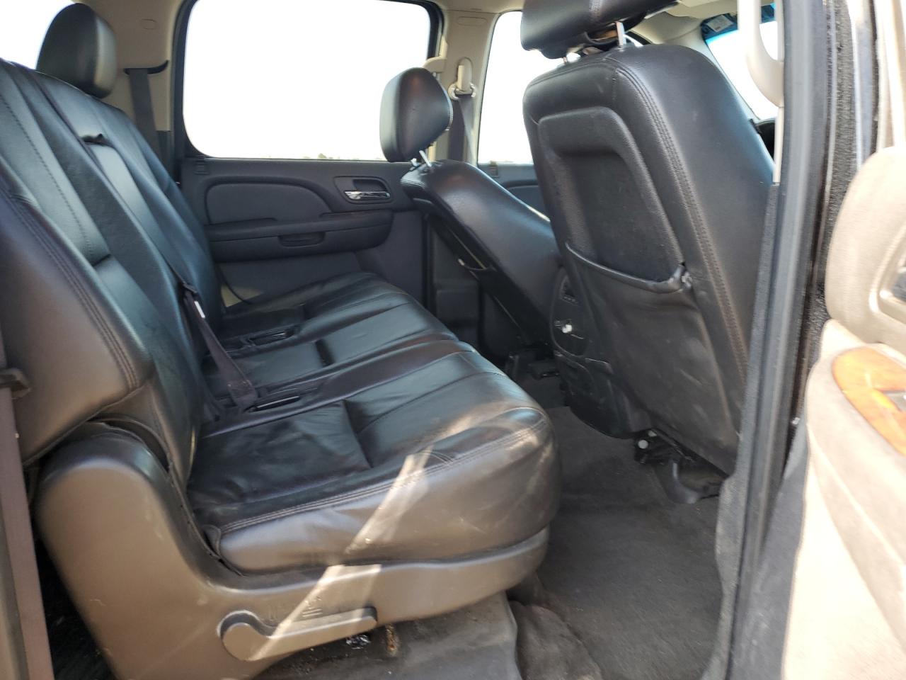 2013 Chevrolet Suburban K1500 Lt VIN: 1GNSKJE79DR108060 Lot: 71648435