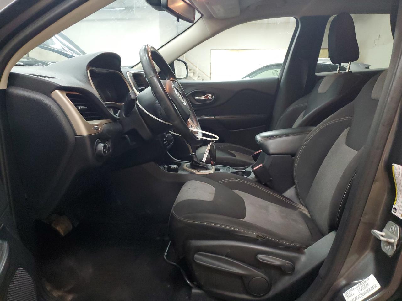 2014 Jeep Cherokee Latitude VIN: 1C4PJMCS2EW188590 Lot: 81403415