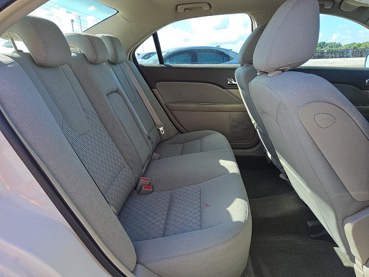 2010 Ford Fusion Se VIN: 3FAHP0HG6AR400281 Lot: 83967835