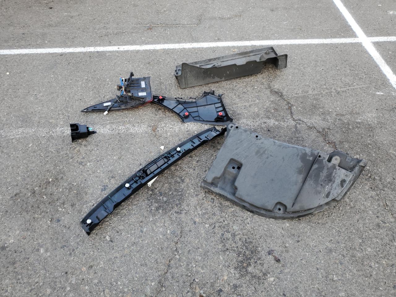 2021 Toyota Prius Special Edition VIN: JTDKAMFU9M3148692 Lot: 71962965