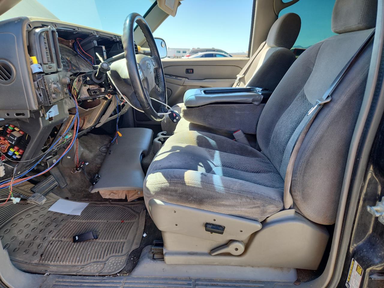 2005 Chevrolet Tahoe C1500 VIN: 1GNEC13V05R204804 Lot: 72090775