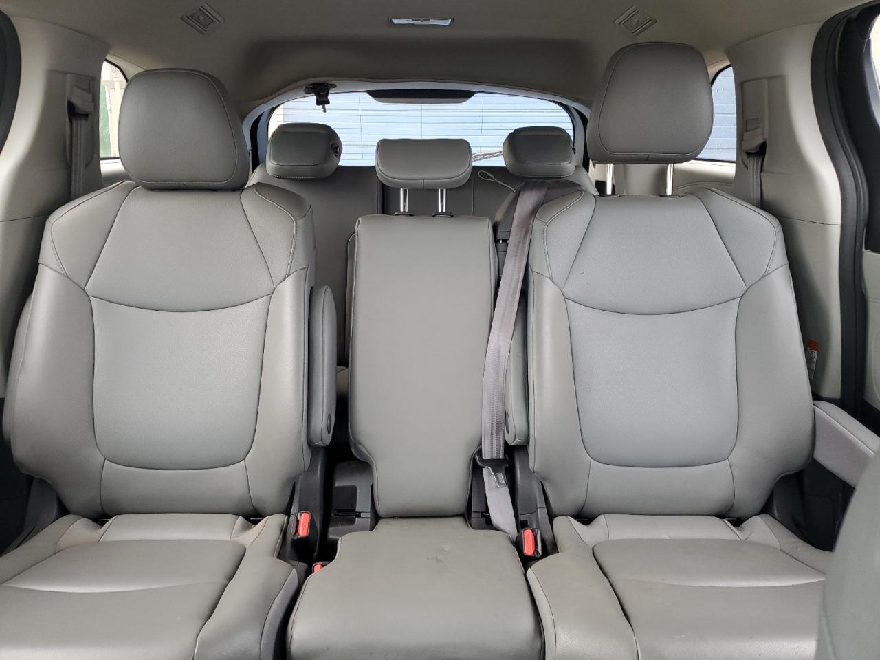 2021 Toyota Sienna Xle VIN: 5TDYRKEC5MS057157 Lot: 70670485