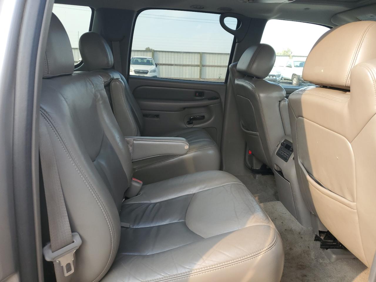 2004 GMC Yukon Xl Denali VIN: 1GKFK66U44J231845 Lot: 71135565