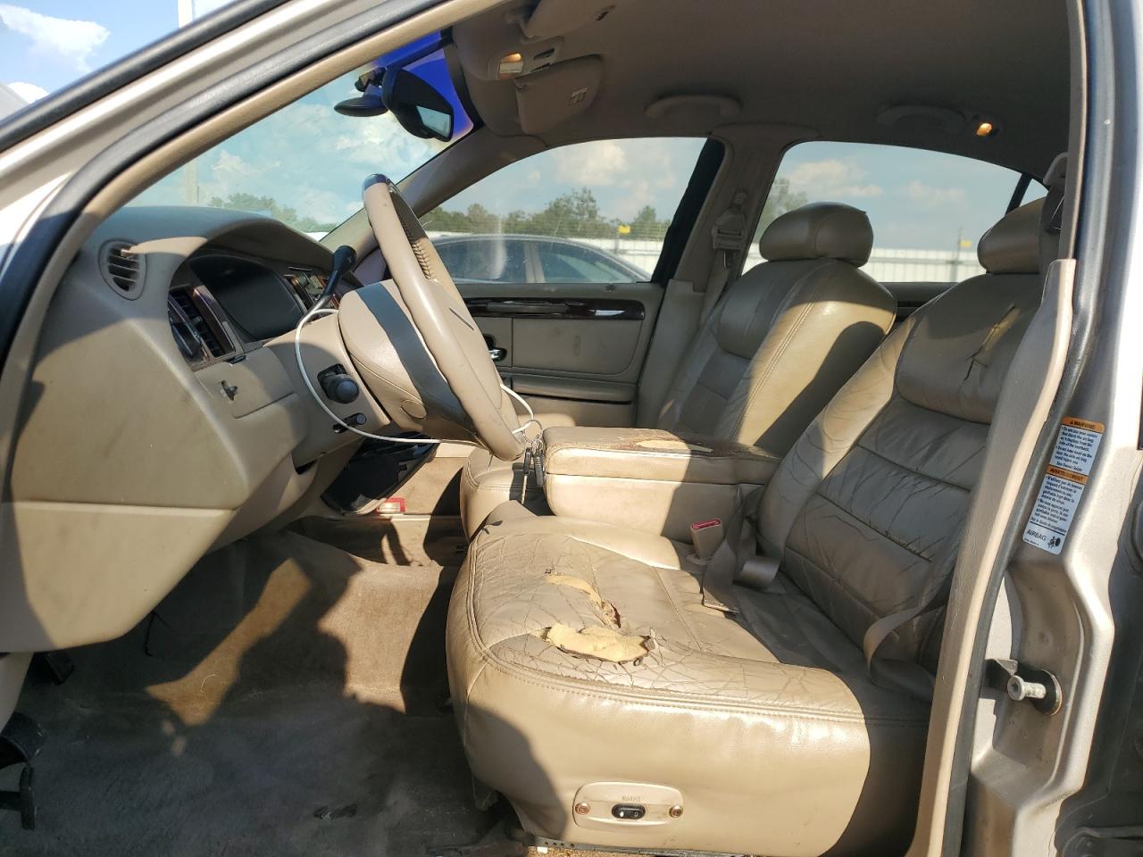 2000 Lincoln Town Car Signature VIN: 1LNHM82WXYY770304 Lot: 80826725