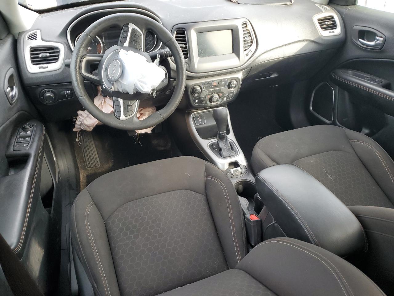 2020 Jeep Compass Sport VIN: 3C4NJCAB9LT253104 Lot: 80585765